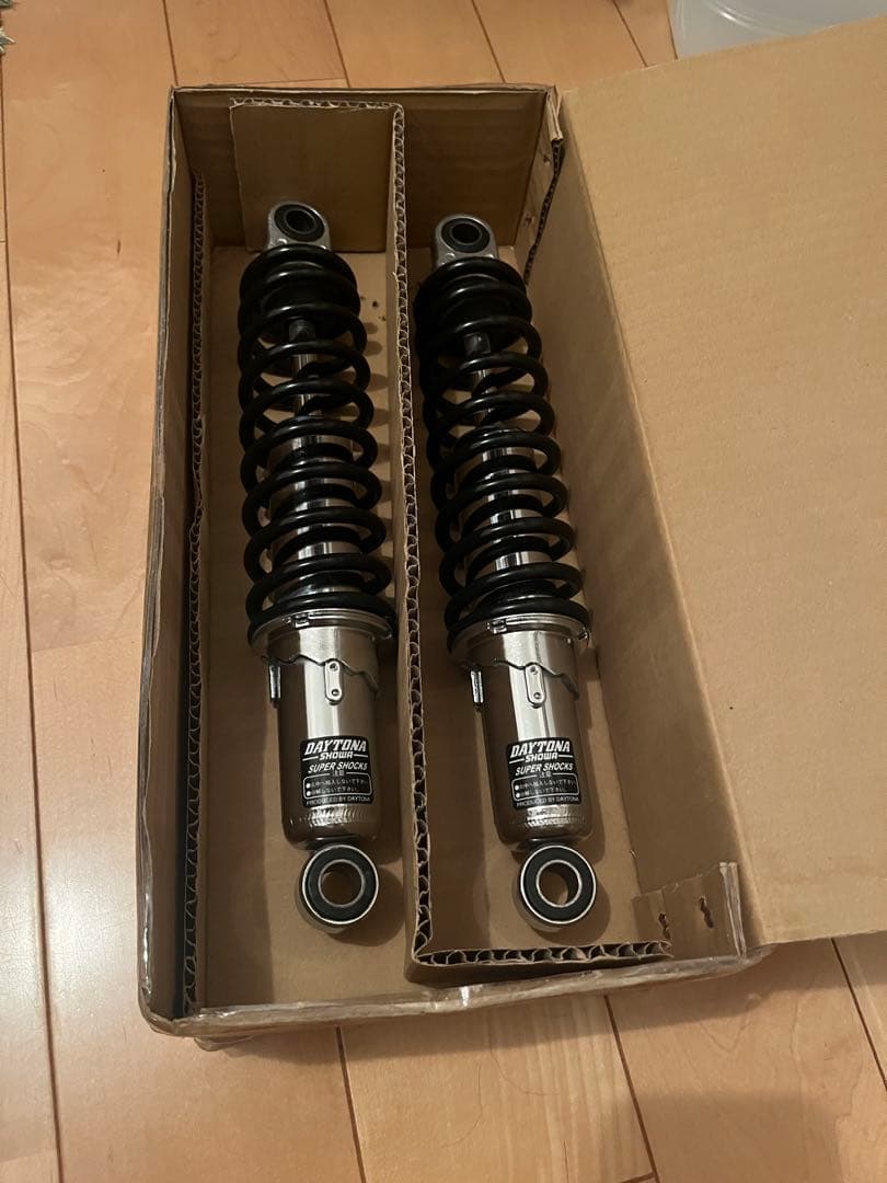 21インチ　DAYTONA リアサスペンション　SR400