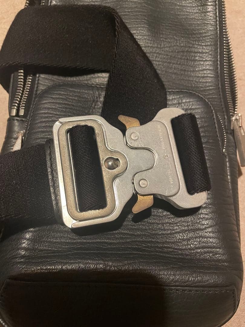 アリクス　ショルダーバック