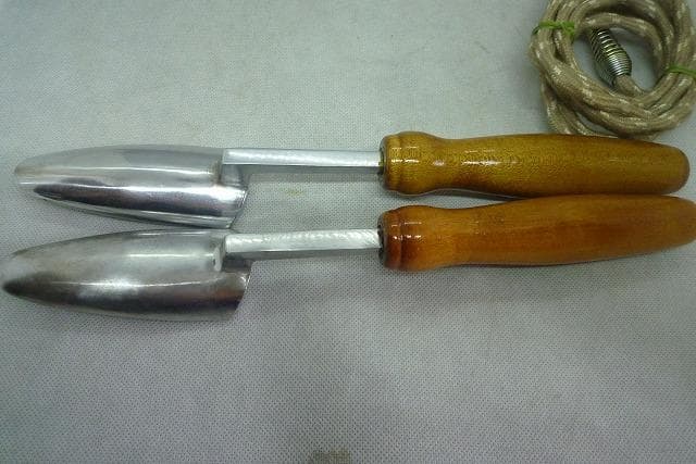 31日までお値引き中　家庭科教材　和裁電化鏝　和裁こて 　 和裁コテ　鏝２本付