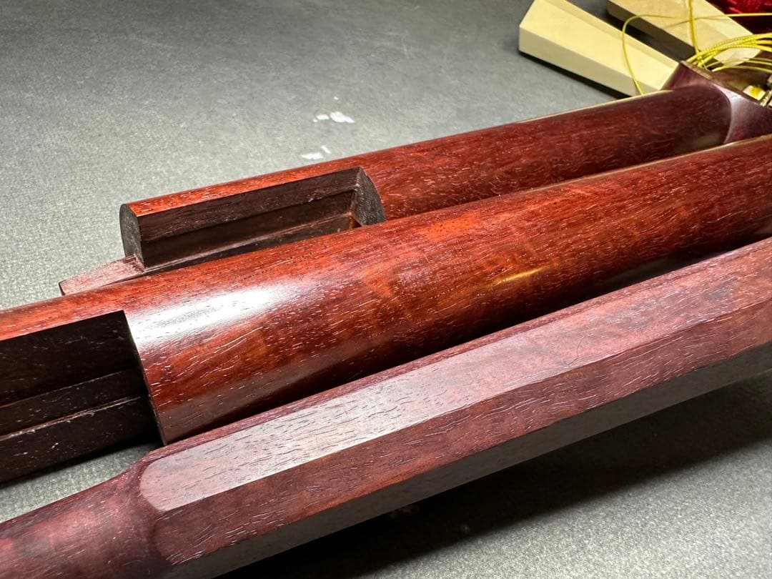 津軽三味線　太棹　紅木紫檀製　天然素材 　弦楽器　民謡 伝統楽器