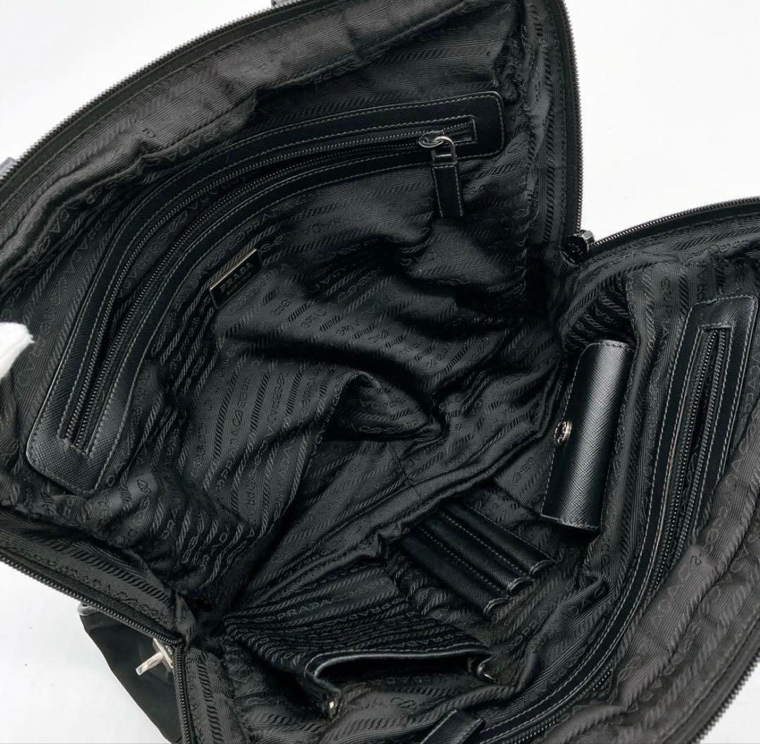 【PRADA】ビジネスバッグ　三角ロゴプレート　ナイロン　ブラック