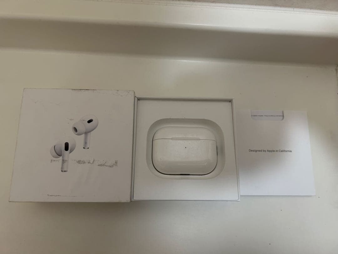 Apple AirPods Pro第二世代 本体 充電ケース付き 最終値下げ！！