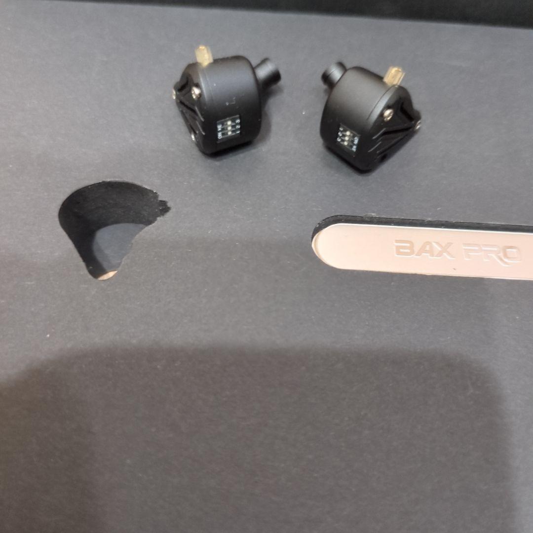 TRN BAX Pro 2EST+2BA+DD イヤホン　ネジ欠品有り