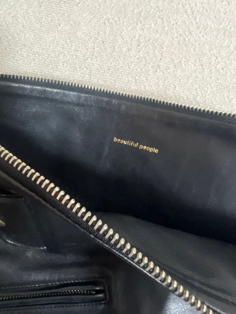 beautiful people 黒レザー クラッチバッグ
