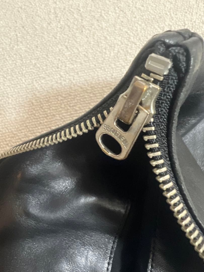 beautiful people 黒レザー クラッチバッグ