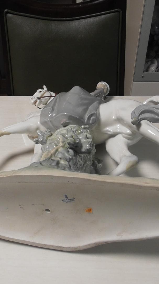 ヨシカネ　LLADRO　リヤドロ　【白い馬の少女】１6　リアドロ　L488