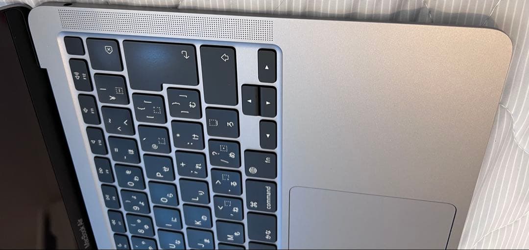 超絶美品　Apple M1チップ搭載13インチMacBook Air