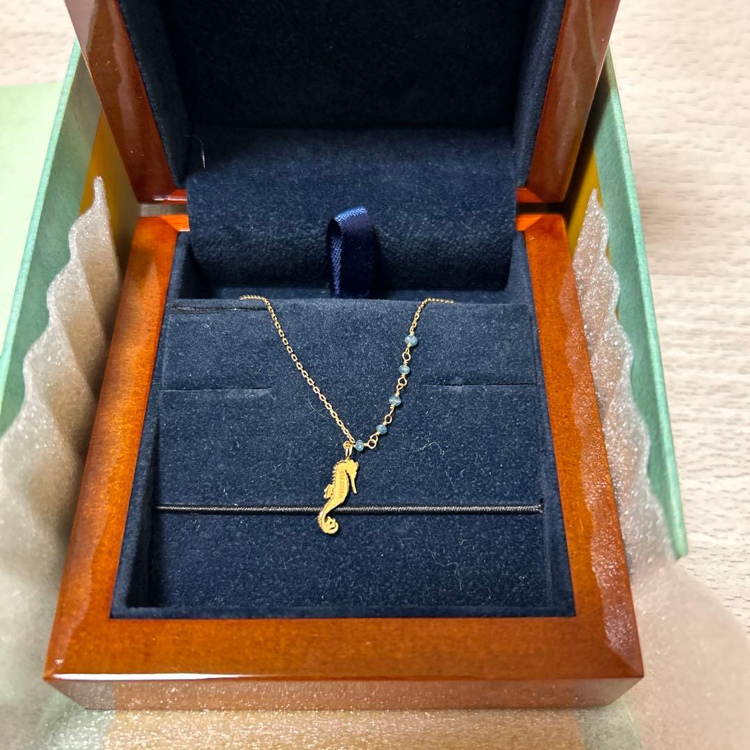 クアラントット☆タツノオトシゴチャーム・ブルーダイヤモンドネックレスK18YG☺︎