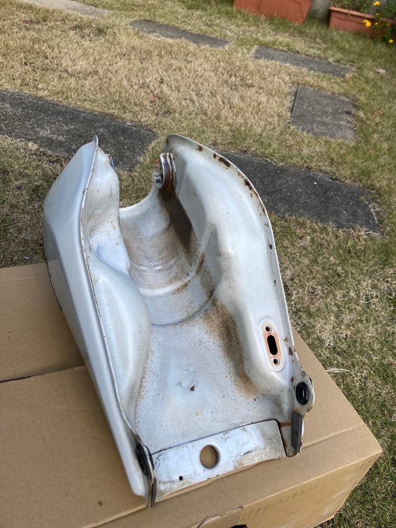 TW２２５　TWタンク　バイクタンク　燃料タンク　内部錆無し！へこみ無し！