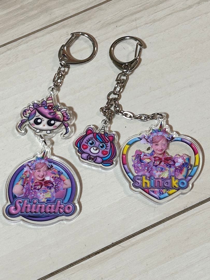 しなこのパーティモールツアー　セットアップ　しなこ　キーホルダー２個