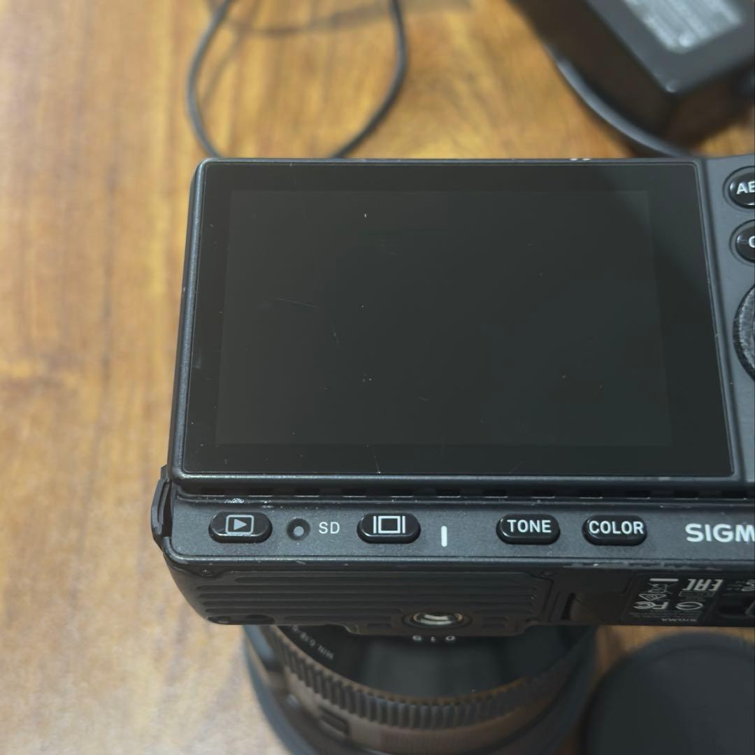 sigma fp + 24-70mm F2.8 DG DN LマウントArt