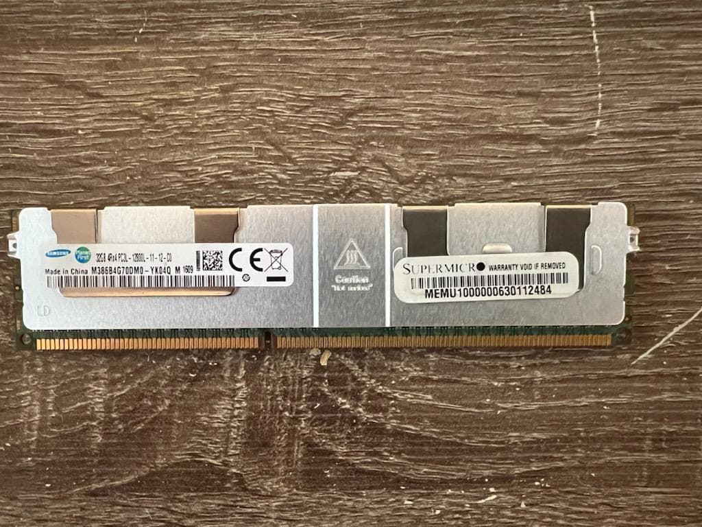 ゆな　Samsung製 32GB DDR3 中古メモリ 24枚