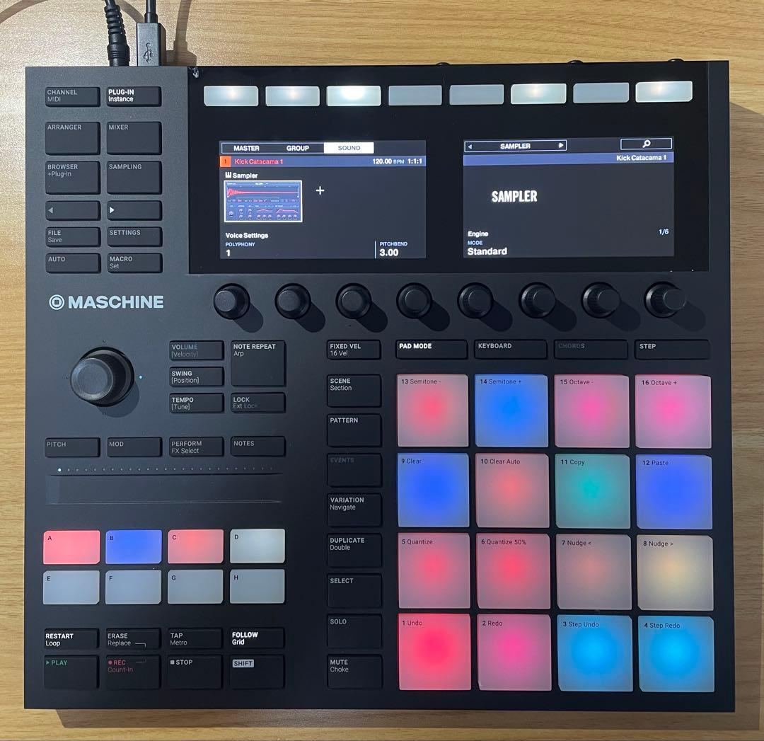 MASCHINE MK3 (ケース付)