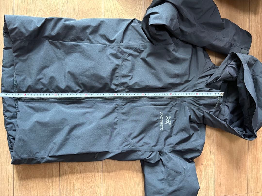 アークテリクス フィションsv ゴアテックスダウン　インサレーテドBLACK S