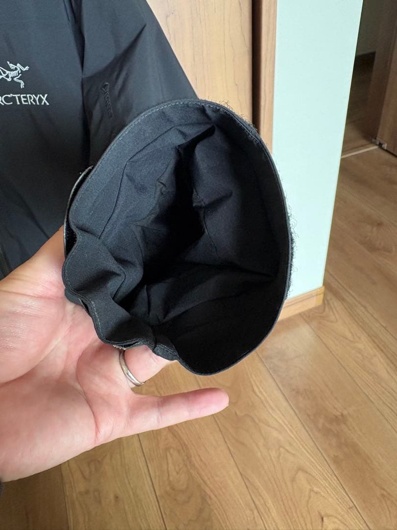 アークテリクス フィションsv ゴアテックスダウン　インサレーテドBLACK S