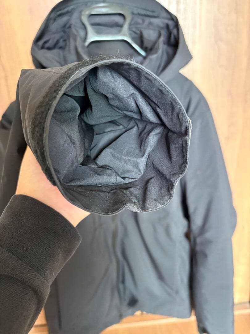 アークテリクス フィションsv ゴアテックスダウン　インサレーテドBLACK S