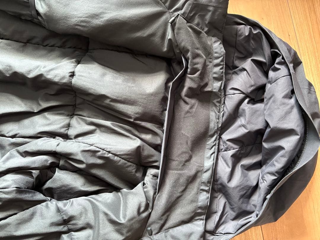 アークテリクス フィションsv ゴアテックスダウン　インサレーテドBLACK S