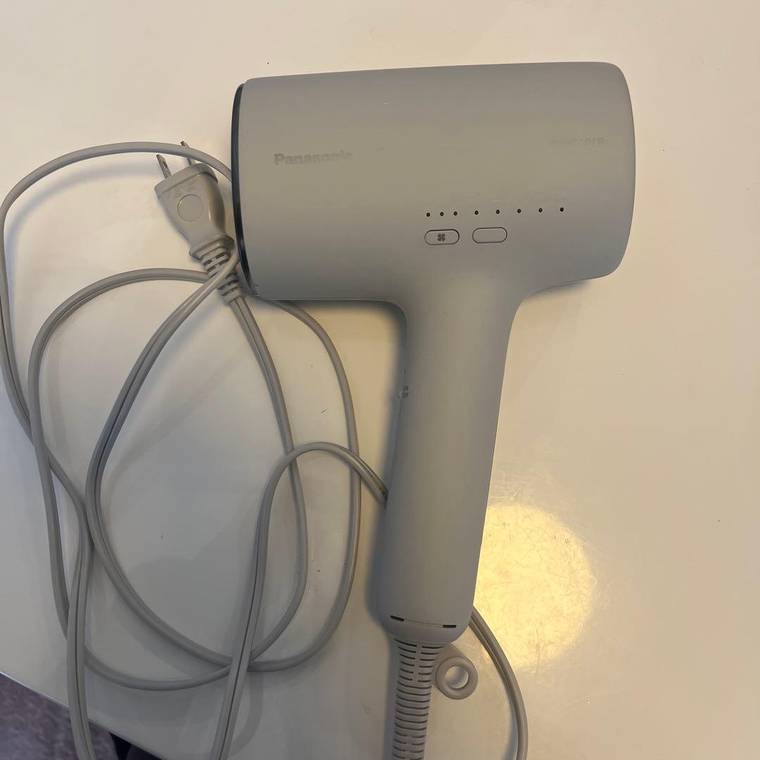 パナソニック　ナノケア2025年製　EH-NA0J