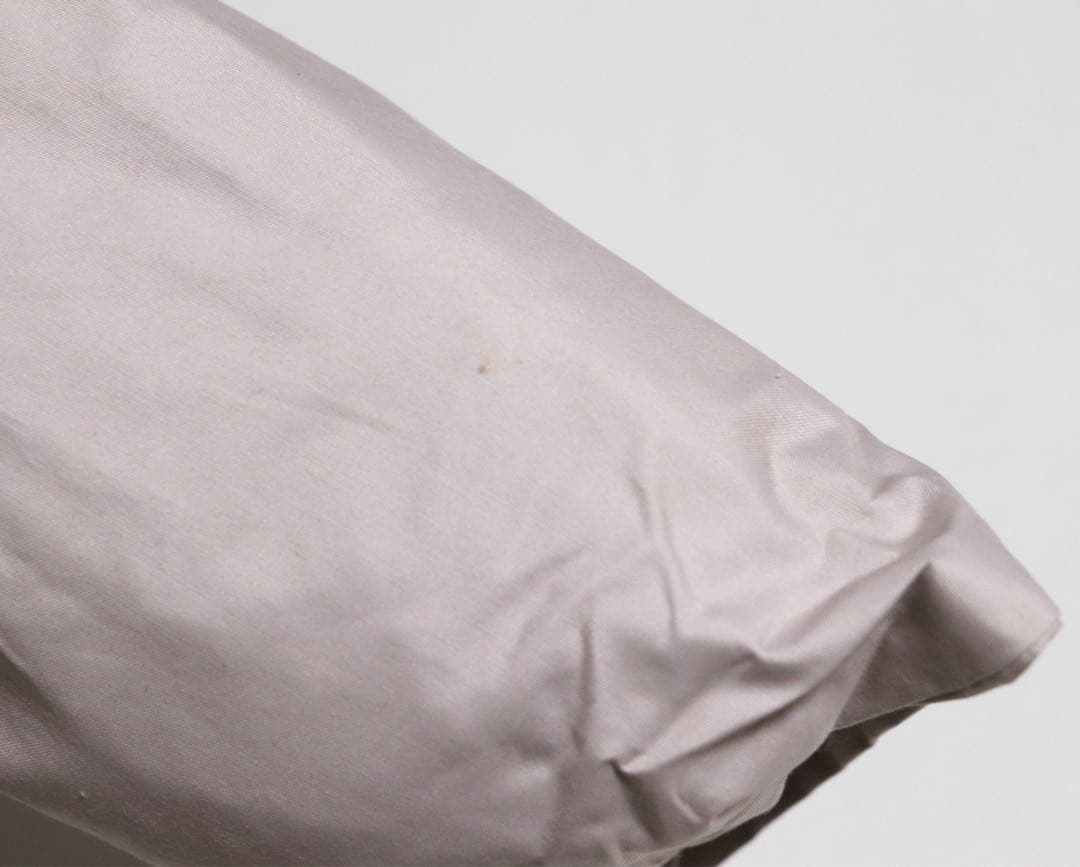 《イヴ・サンローラン》新品 遮光・遮熱機能 上品フリル刺繍 晴雨兼用折りたたみ傘