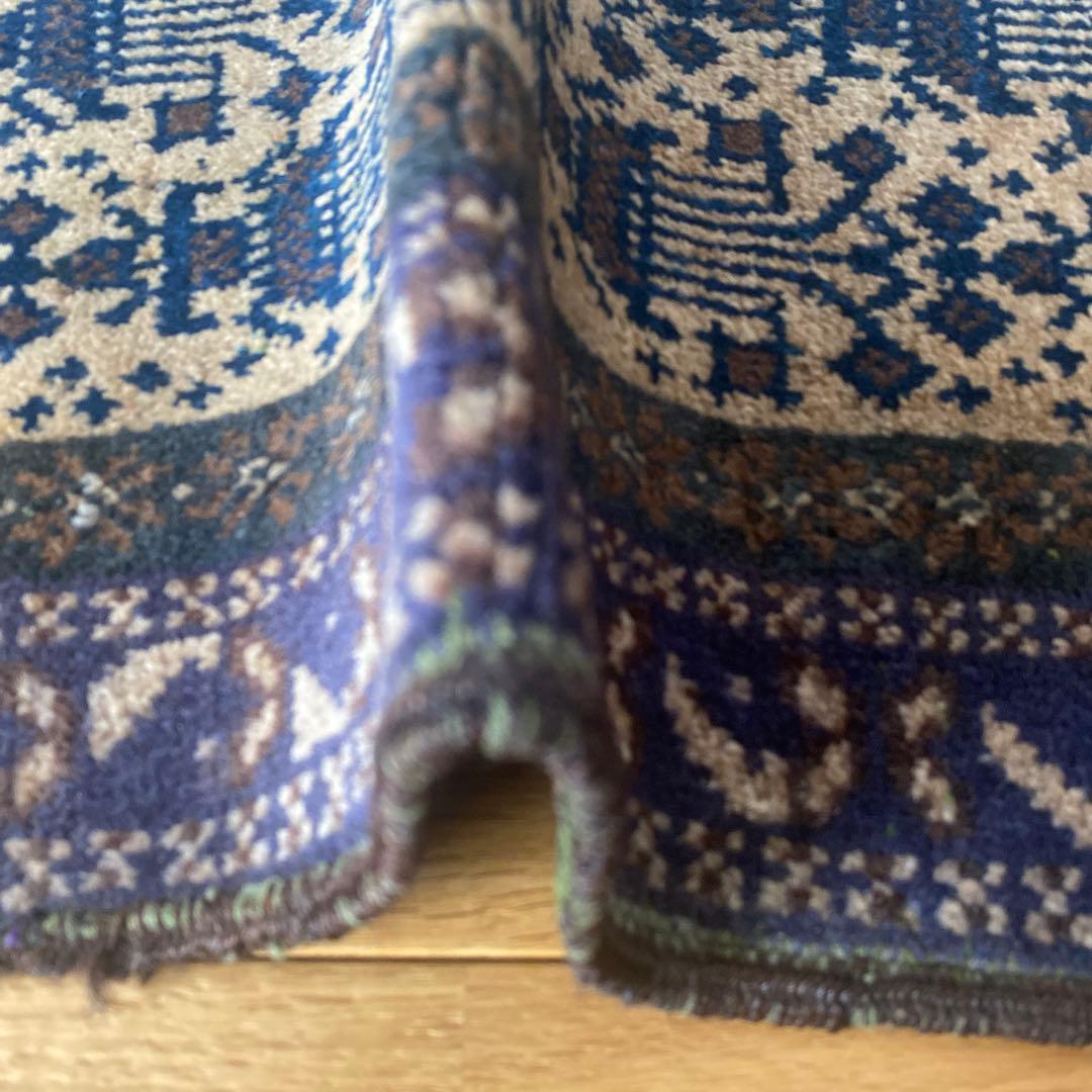 渋い色カラーのスモールラグ