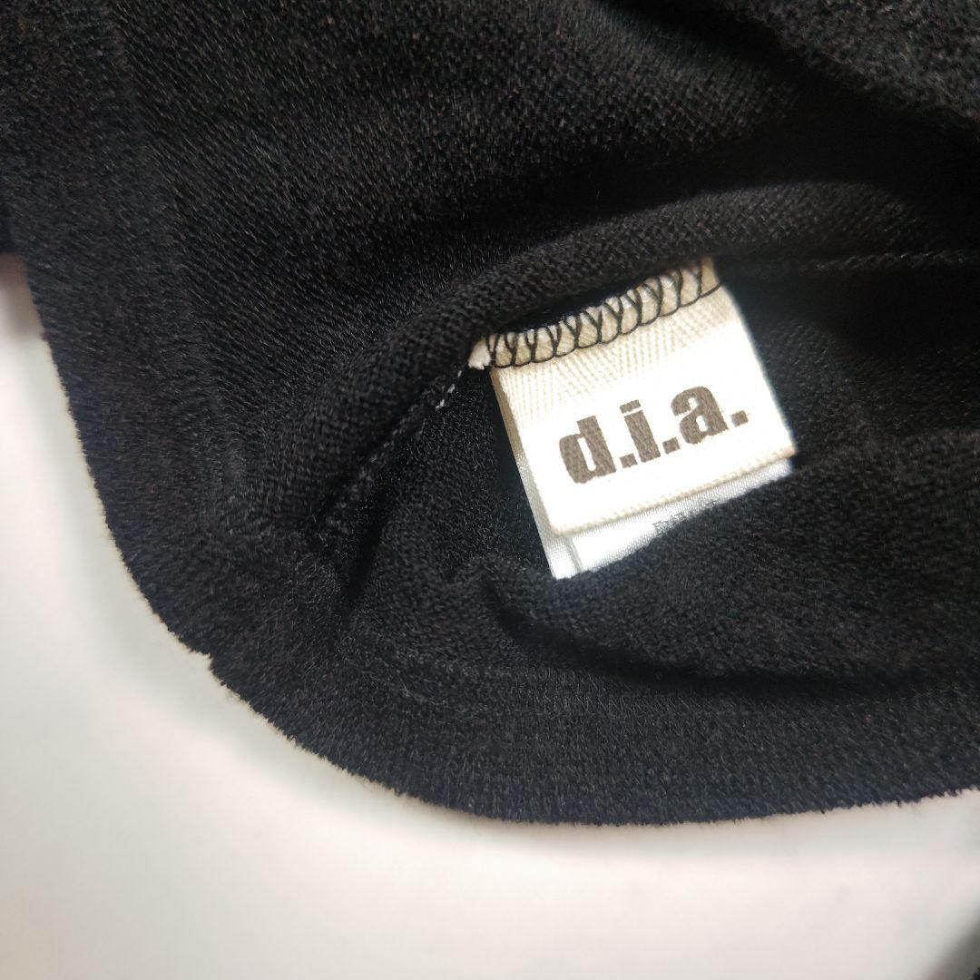 d.i.a.ファー付き黒長袖トップス
