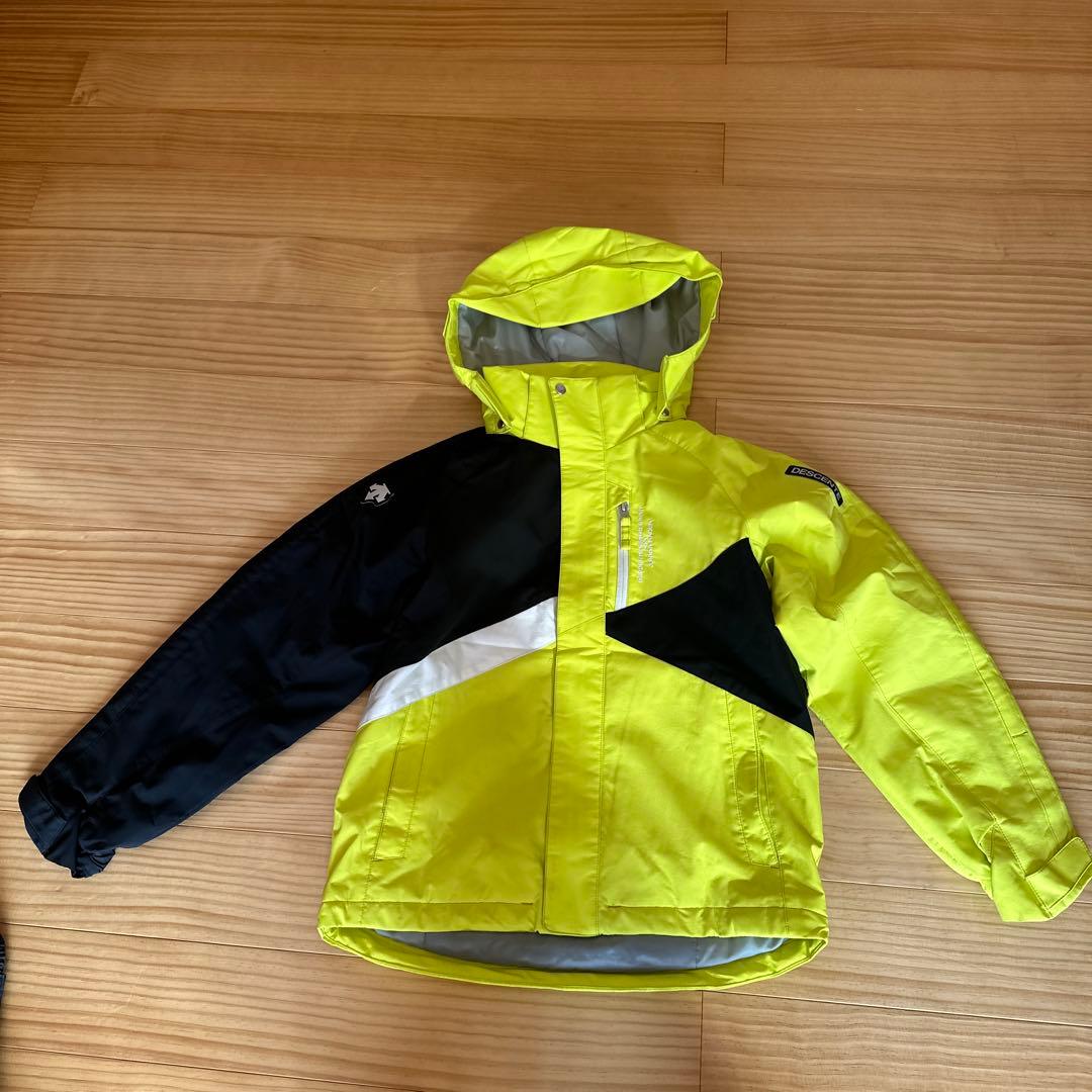 デサント　美品　　セットアップ　上下　スキーウェア　150男の子　女の子