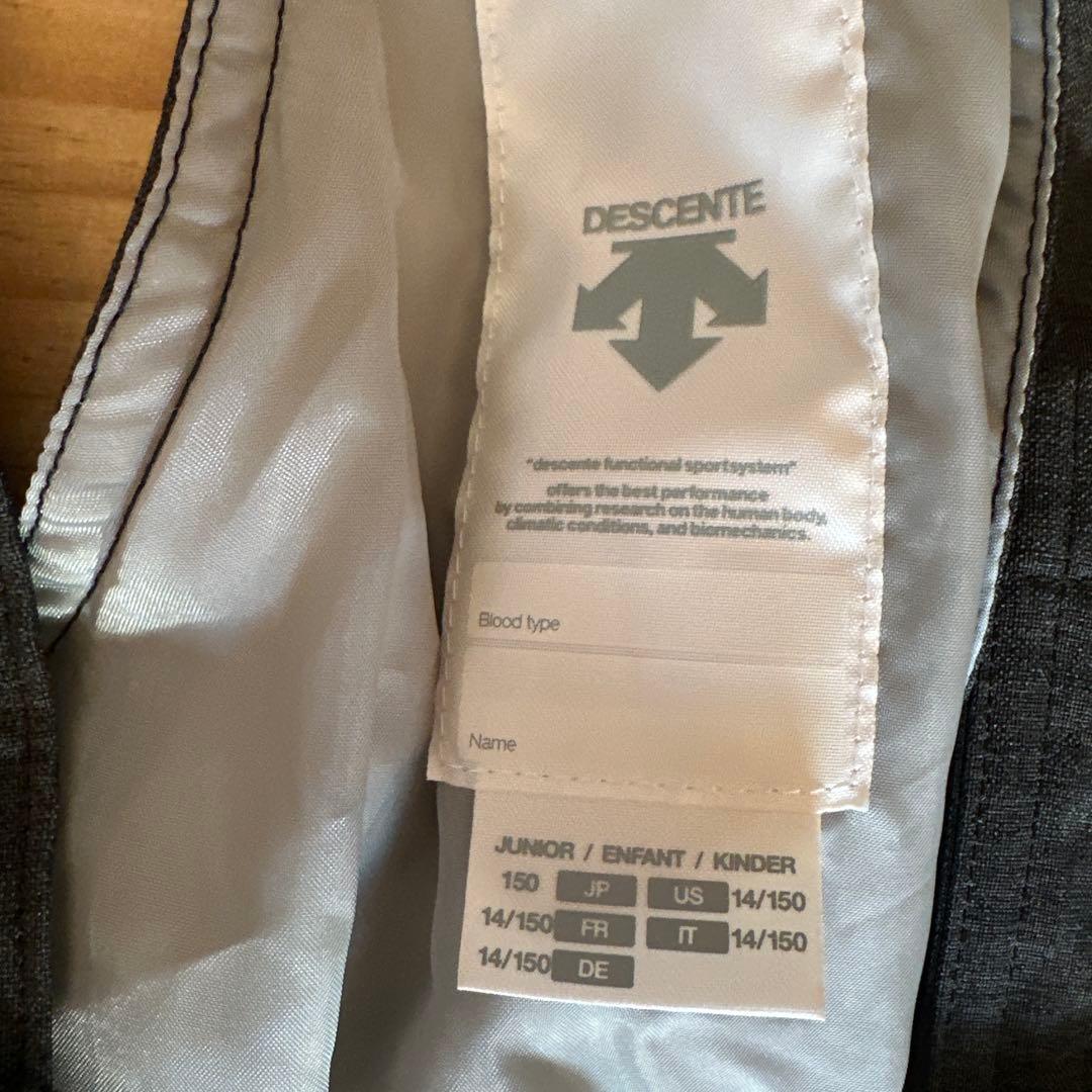 デサント　美品　　セットアップ　上下　スキーウェア　150男の子　女の子