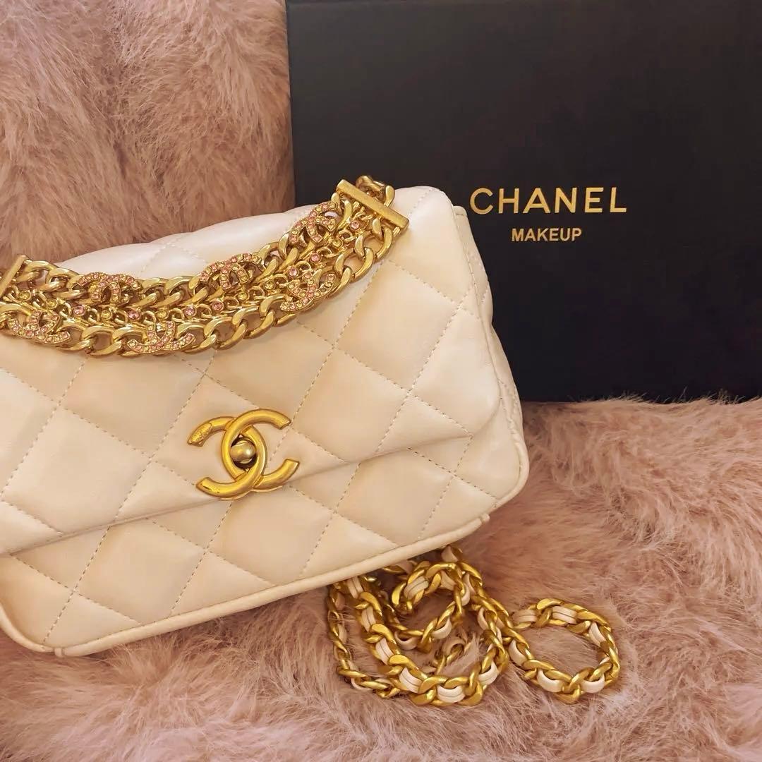 CHANEL ノベルティ　ホワイトキルティングバック　ショルダー　非売品