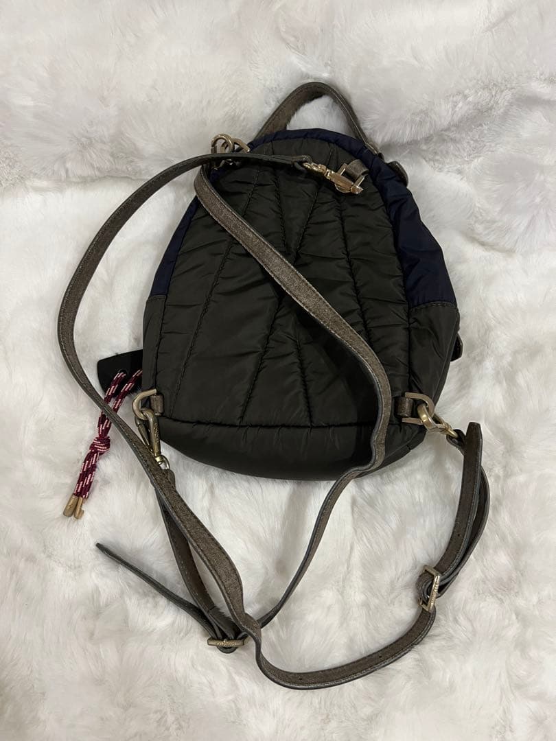 モンクレール　ナイロン製ショルダーバッグ ネイビーとオリーブ