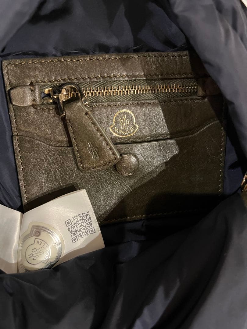 モンクレール　ナイロン製ショルダーバッグ ネイビーとオリーブ