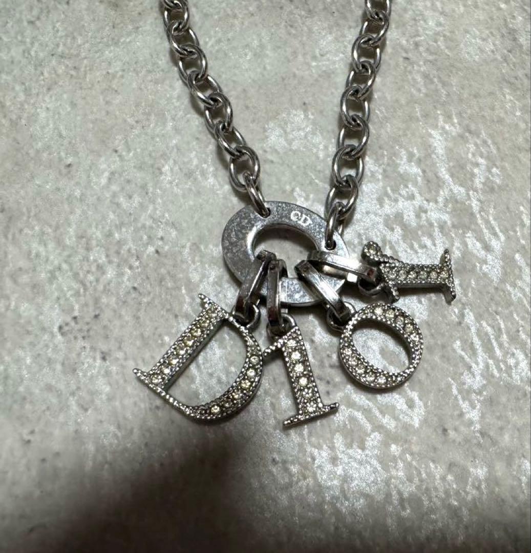 Dior ロゴネックレス シルバー ピンククリスタル