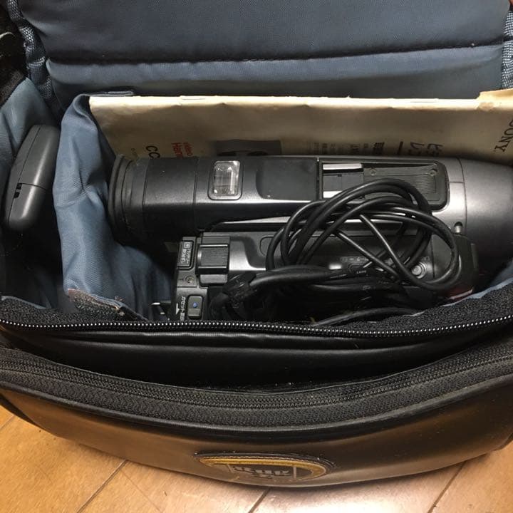 ビデオカメラ Sony videoHi8 Handycam CCD-TRV92