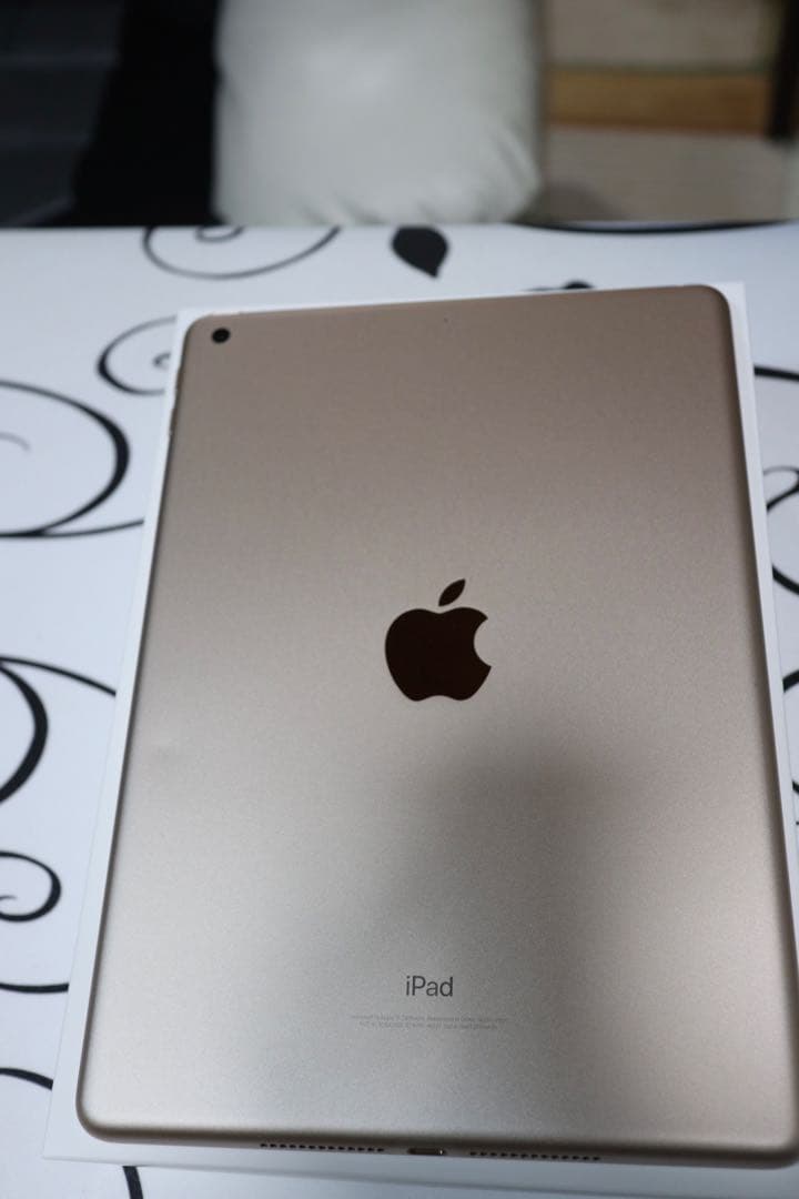 Apple iPad wi-fiゴールド5世代128GB/箱美品付き