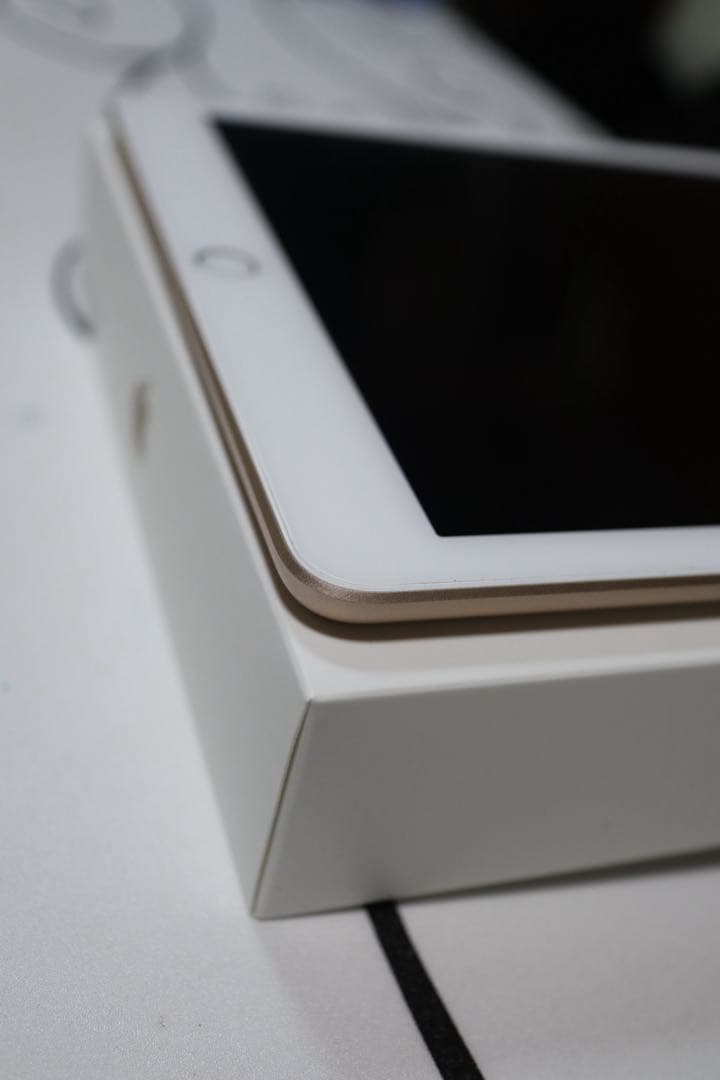 Apple iPad wi-fiゴールド5世代128GB/箱美品付き