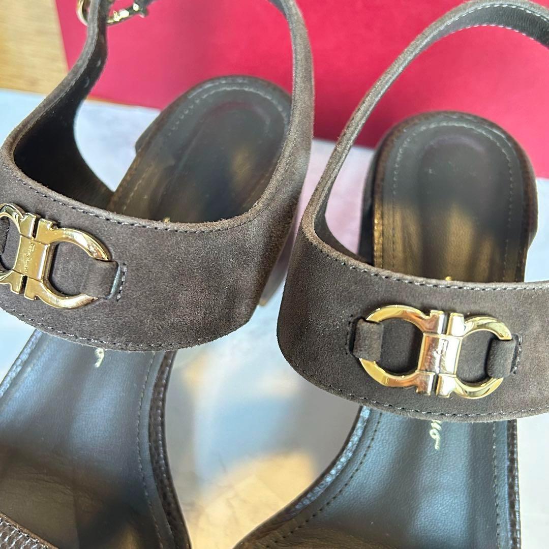 Salvatore Ferragamoフェラガモ　サンダル　ブラウン　スウェード