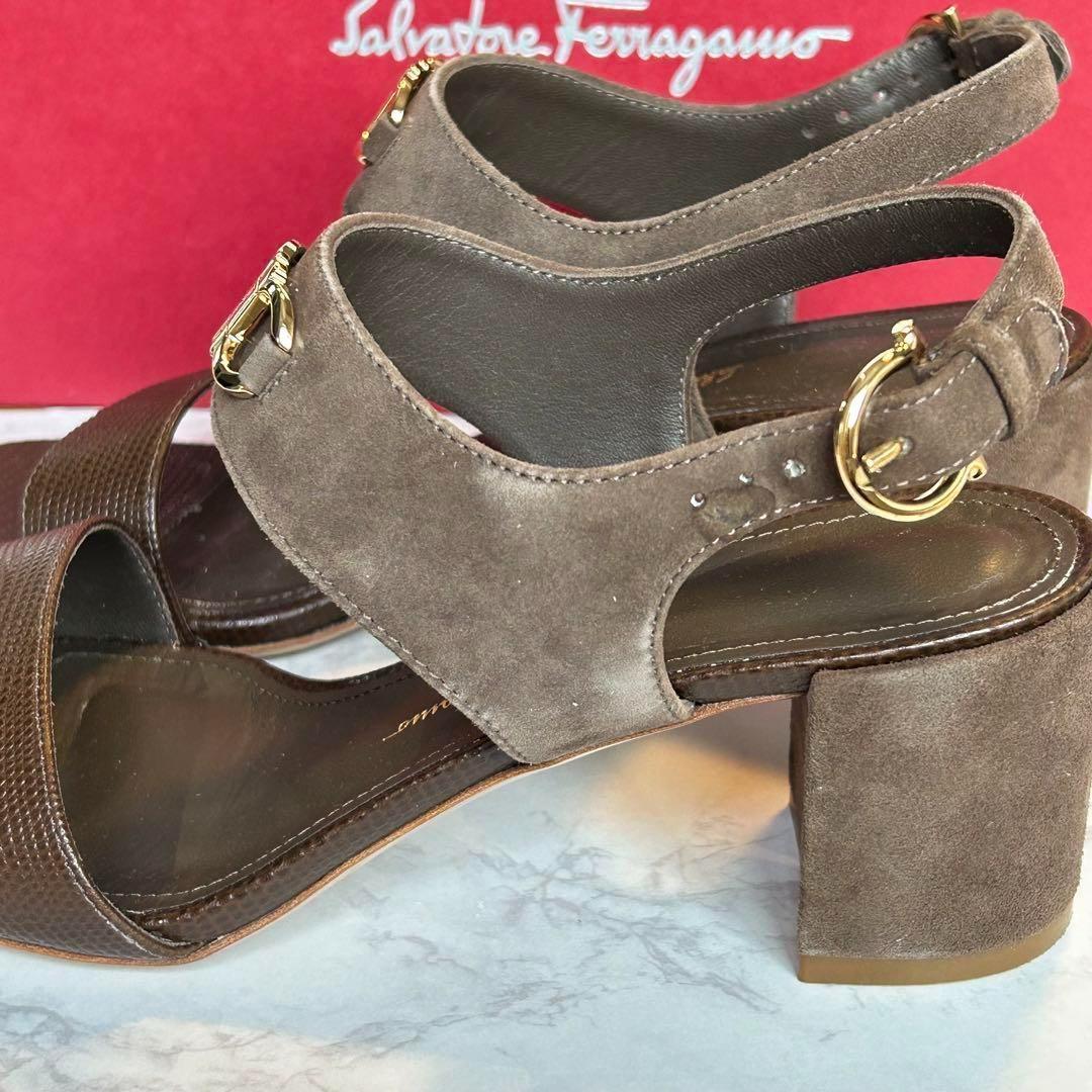 Salvatore Ferragamoフェラガモ　サンダル　ブラウン　スウェード