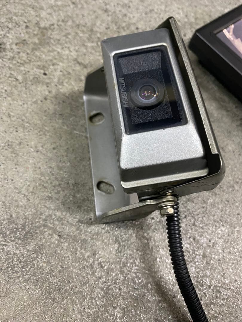 MITSUBISHI バックカメラシャッター付きC-4015 作動確認済み