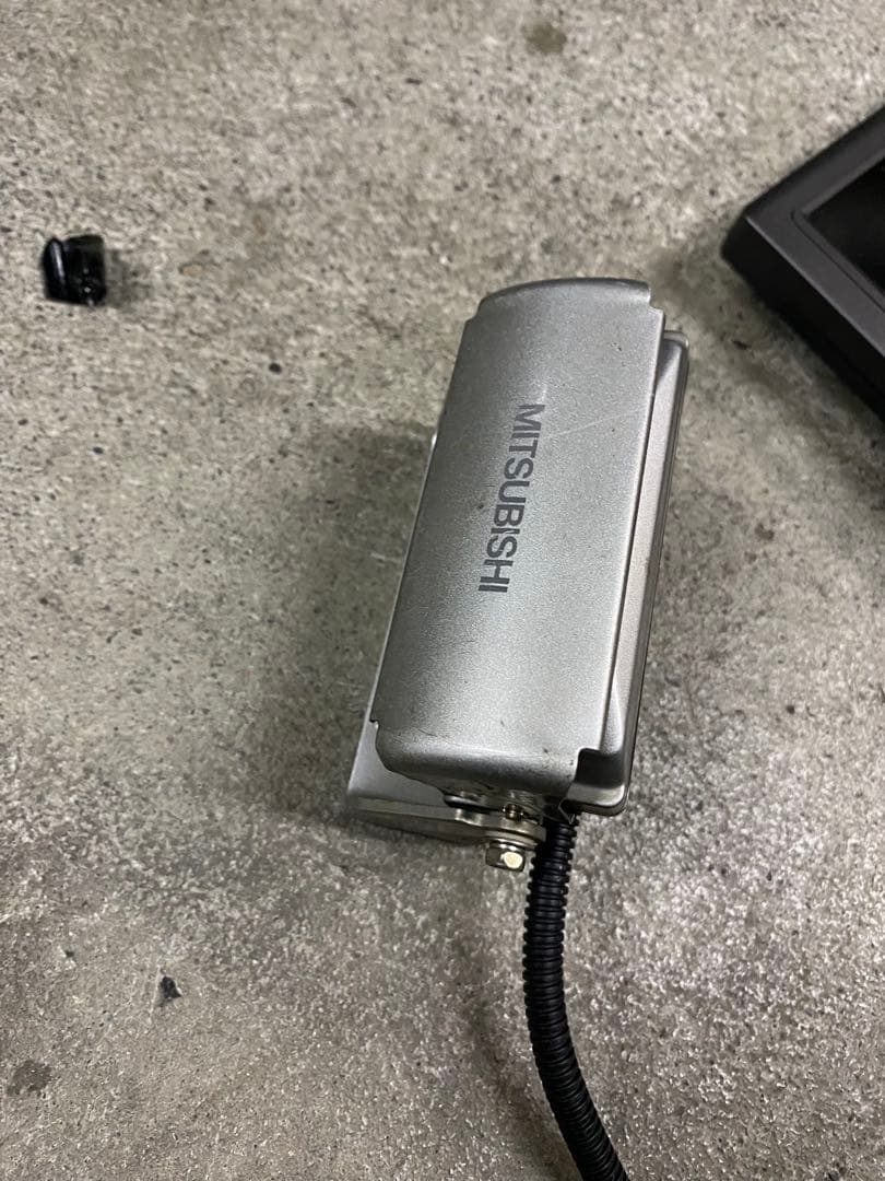MITSUBISHI バックカメラシャッター付きC-4015 作動確認済み