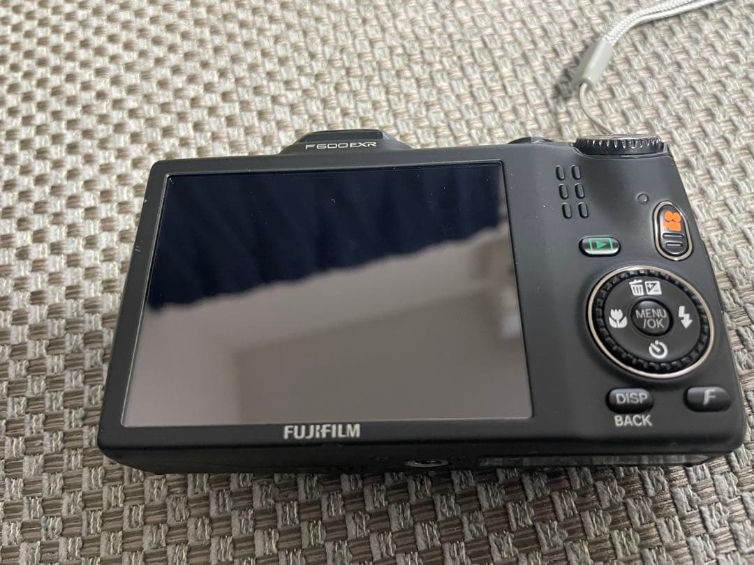 FUJIFILM FINEPIX F600EXR 本体