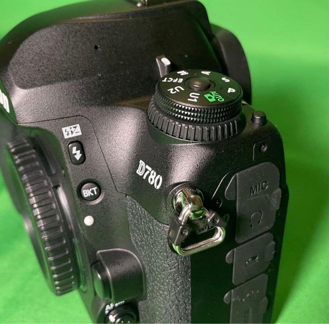 超美品 Nikon D780 ボディ ショット数4000枚程度/付属品完備