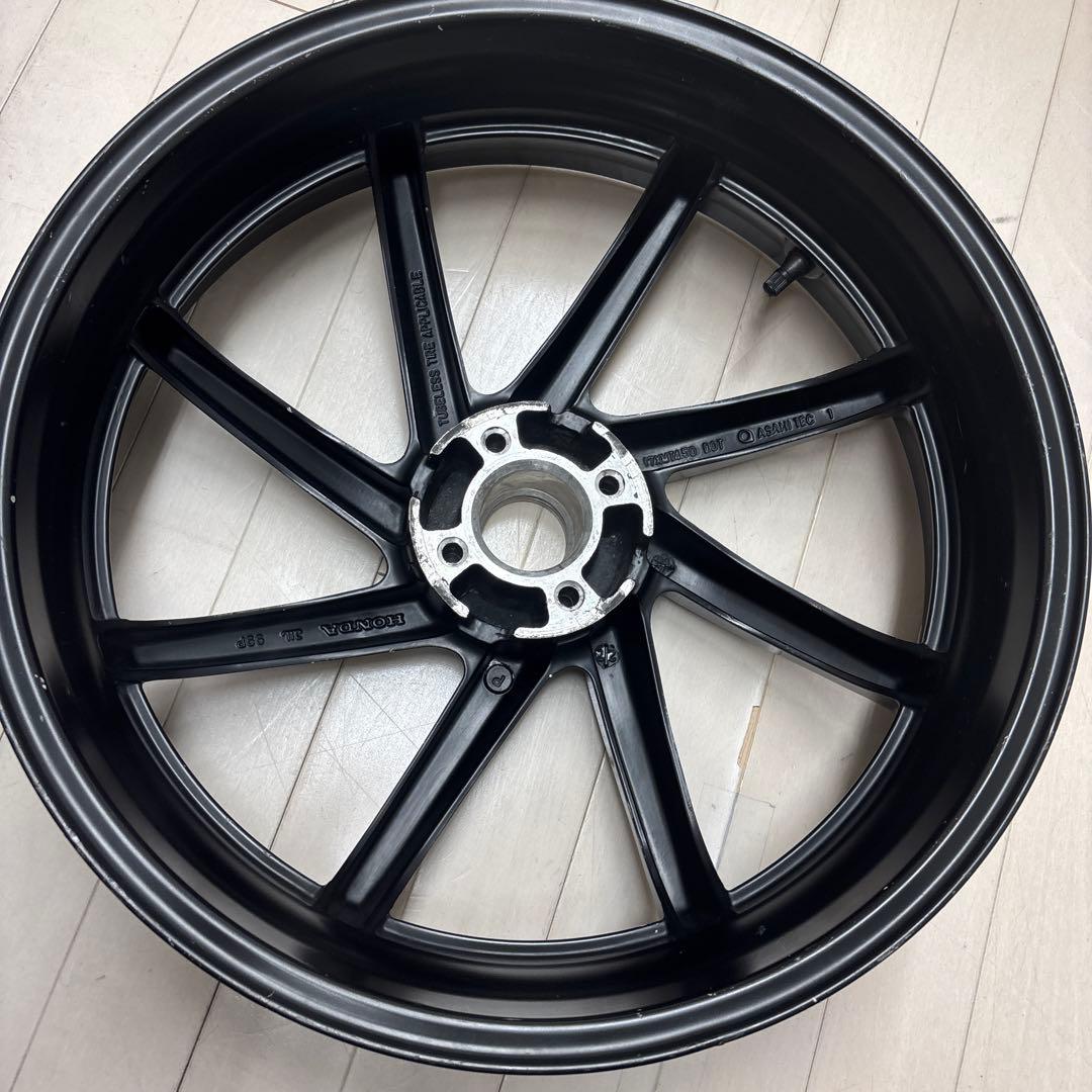 NSR250 mc28 リアホイール　今だけ送料込み