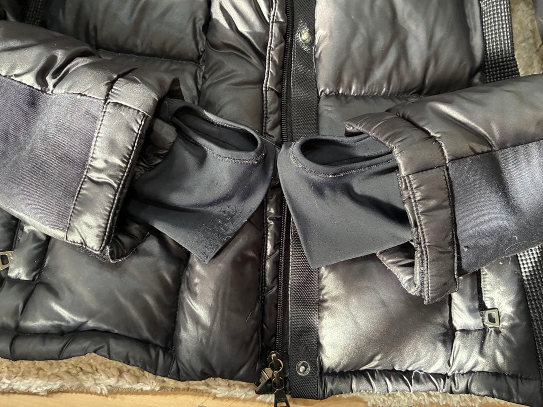 PRADA ダウンジャケット 三角プレート ブラック サイズ40