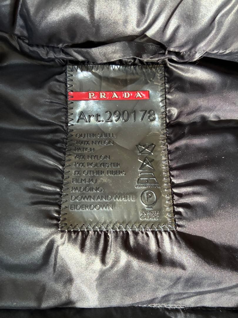 PRADA ダウンジャケット 三角プレート ブラック サイズ40