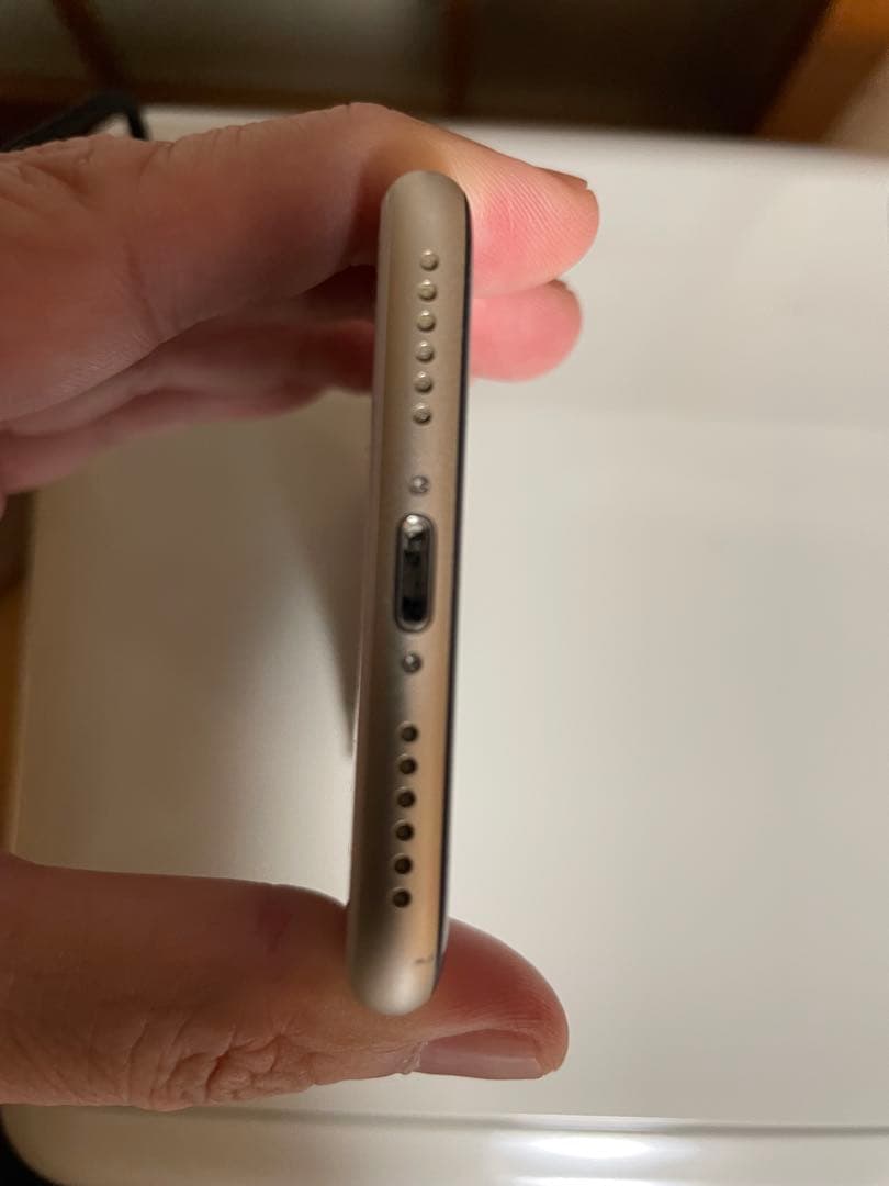 iPhone SE 3 スターライト 白色 64GB （ジャンク）初期設定済み