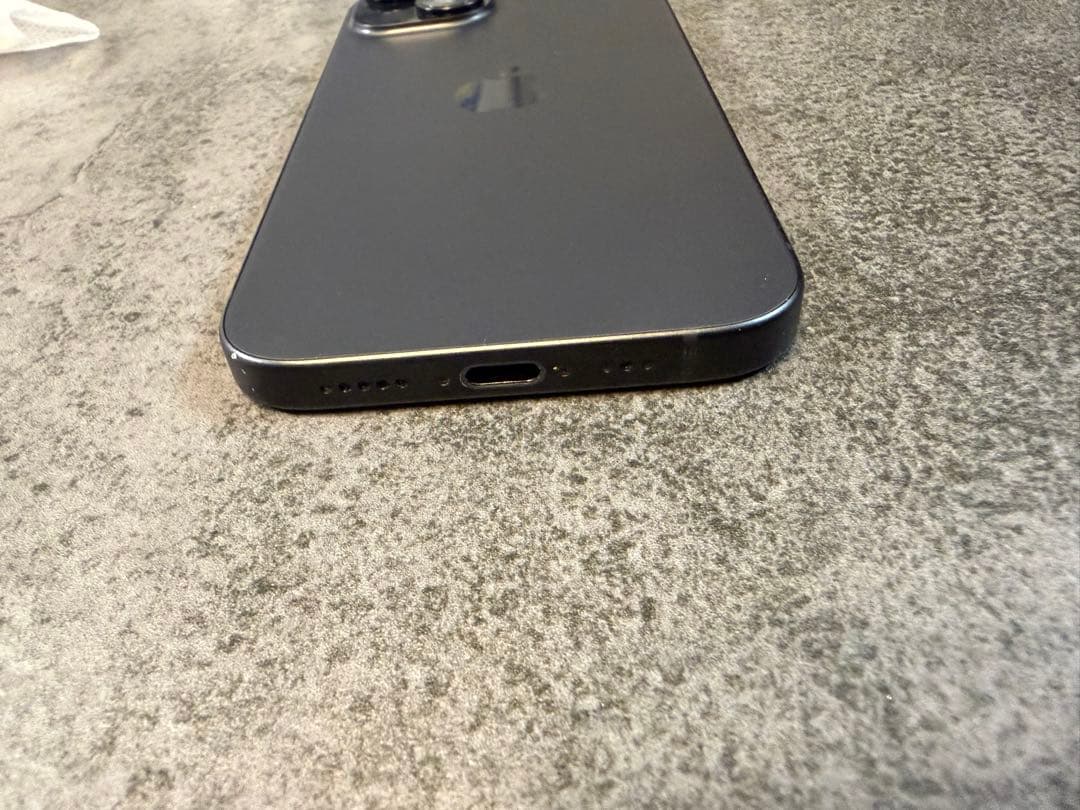 Apple iPhone 15 ミッドナイト 本体　128GB