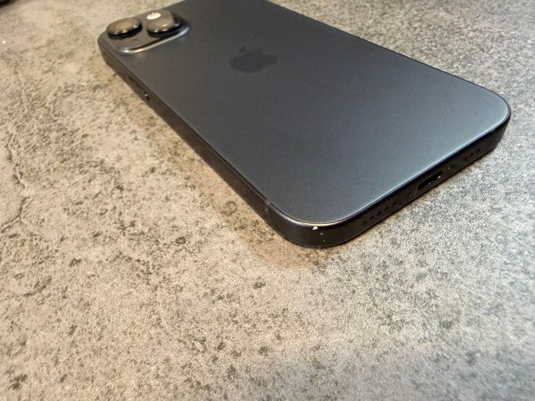 Apple iPhone 15 ミッドナイト 本体　128GB