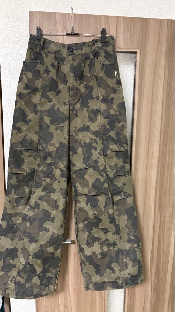 AKAM カモフラージュ ワイドパンツ　迷彩パンツ
