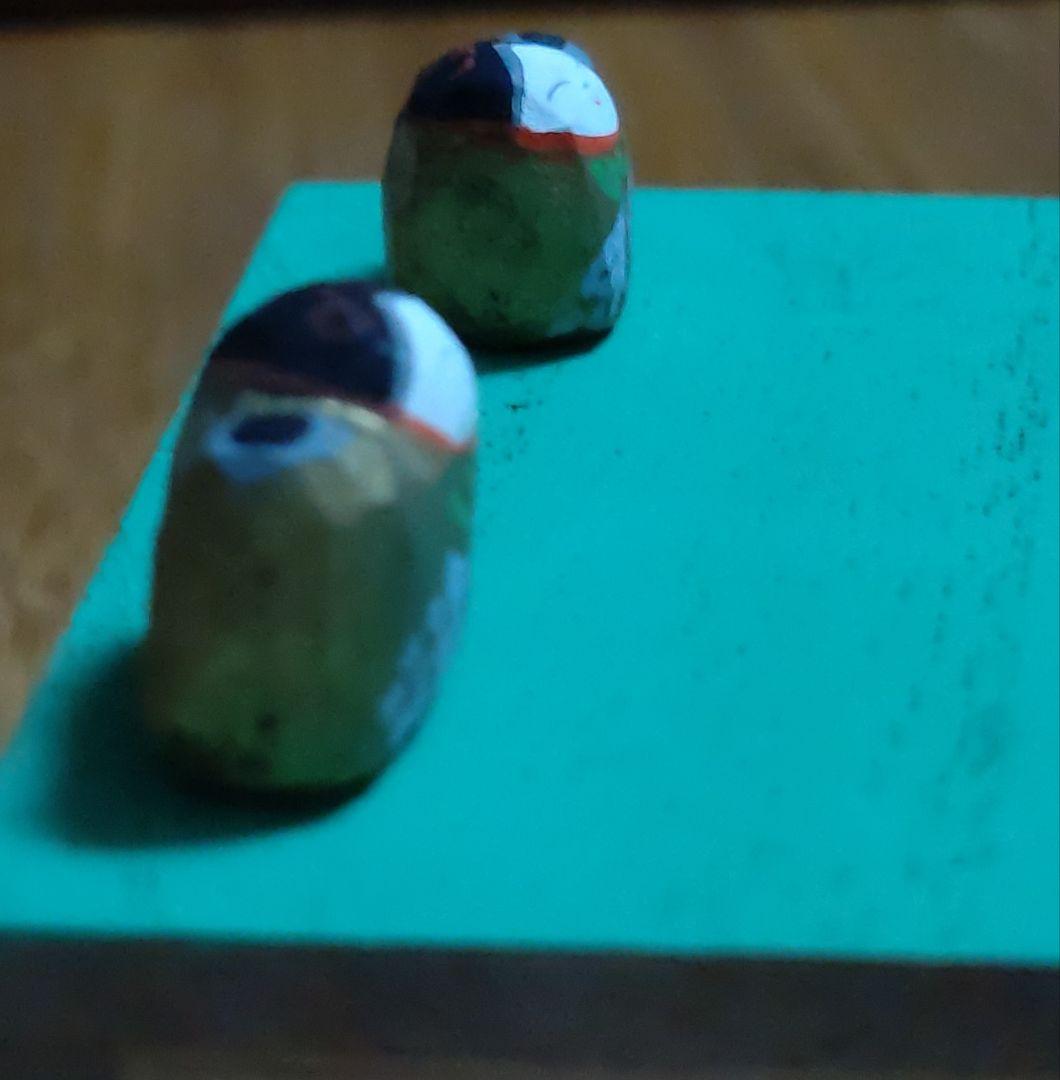 一刀彫お伽犬　お雛様の両脇のお供　安産　子供の成長のお守り　極小お伽犬　台付