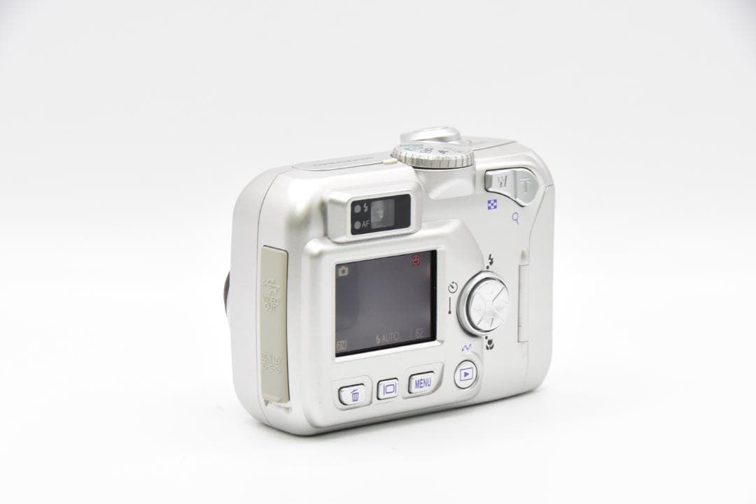 ■ 美品 ■ Nikon COOLPIX 2100 シルバー《単三電池使用》