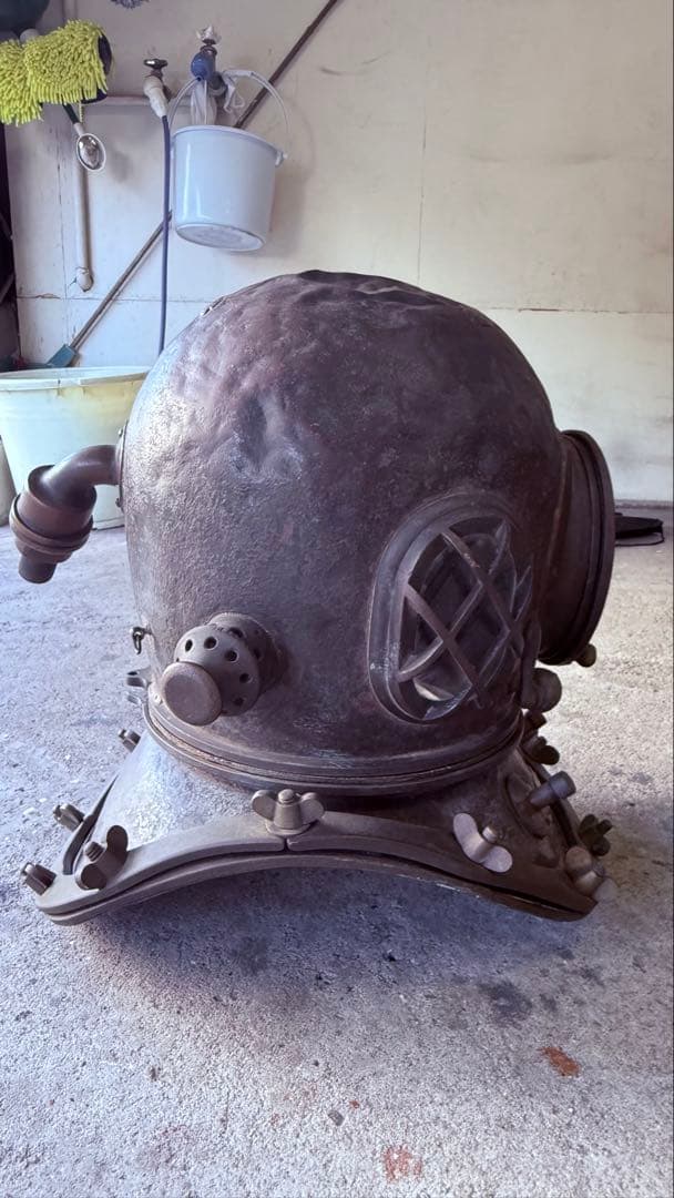 ヘルメット式 潜水 真鍮製 東京南千住　東亜潜水株式会社製